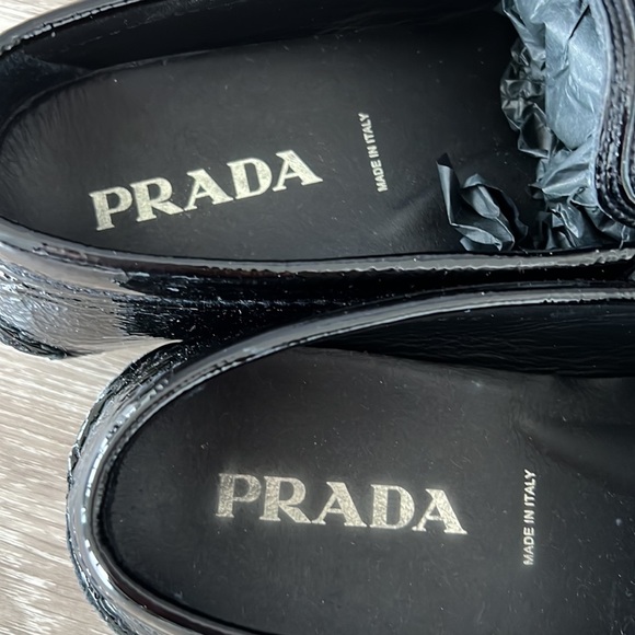 Men’s Prada driving shoes, black patent, size 9 - Picture 9 of 16